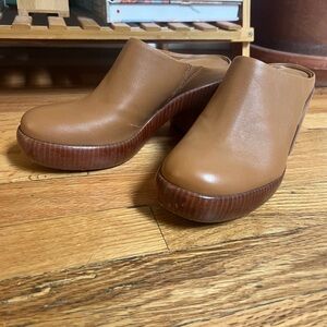 Vince Tan Leather platform clogs miles